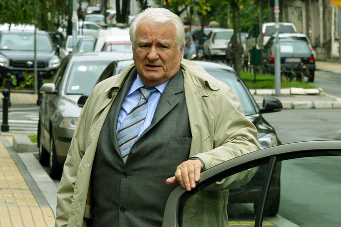 Професор Драгољуб Мићуновић